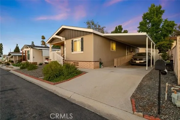 Property Slideshow image 3 of 55 | 1007 norwich way, Corona, CA, 92882