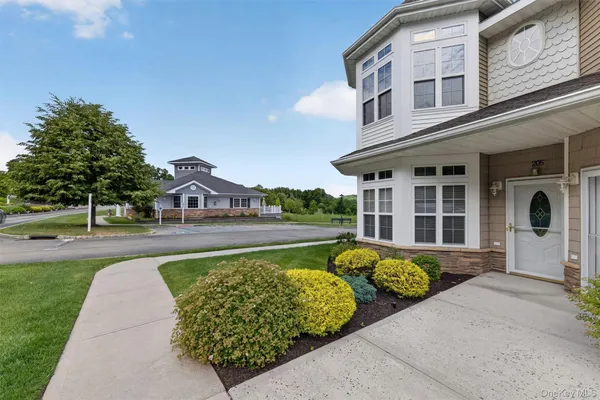 Property Slideshow image 3 of 50 | 205 egrets lndg 205, Carmel, NY, 10512