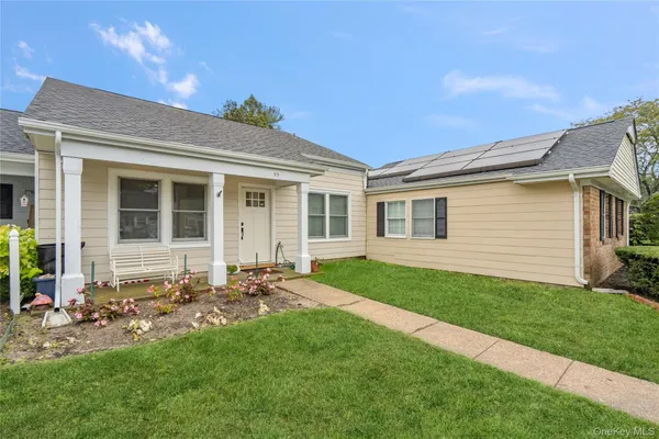 Property Slideshow image 2 of 29 | 53 freedom ln, Coram, NY, 11727