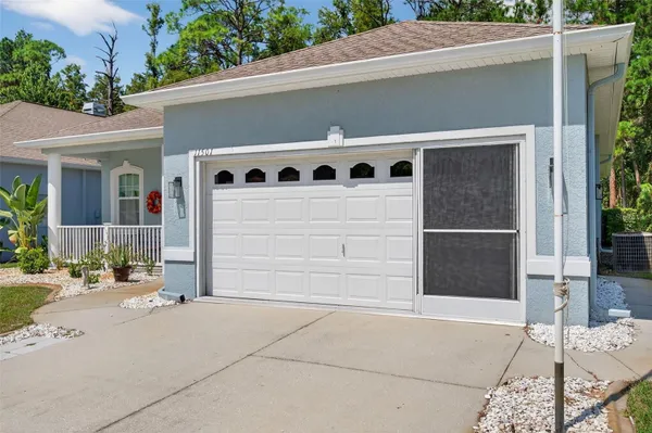 Property Slideshow image 3 of 71 | 11501 bloomington ct, New Port Richey, FL, 34654