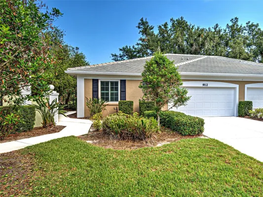 Property Slideshow image 2 of 54 | 912 barclay ct, Venice, FL, 34293