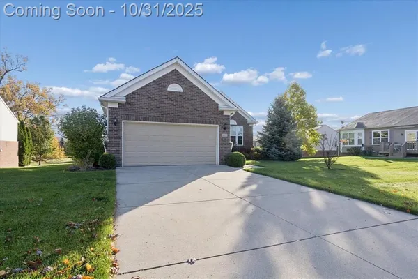 Property Slideshow image 2 of 67 | 9525 pine valley dr, Grand Blanc, MI, 48439