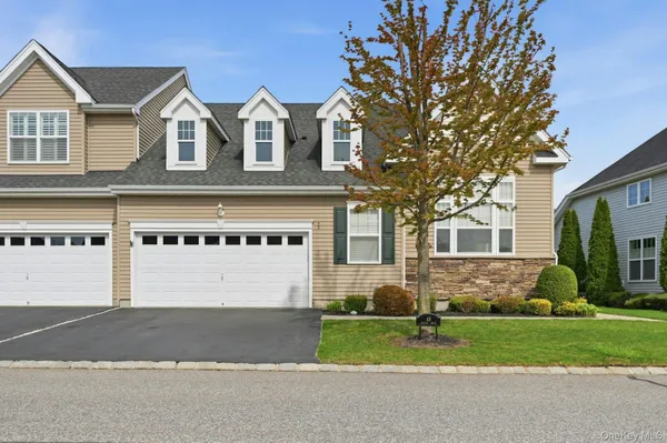 Property Slideshow image 2 of 42 | 48 augusta dr, Brookhaven, NY, 11763
