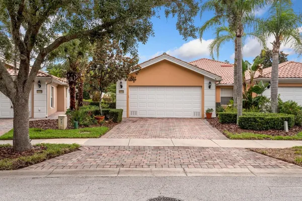 Property Slideshow image 2 of 40 | 11740 astilbe dr, Orlando, FL, 32827