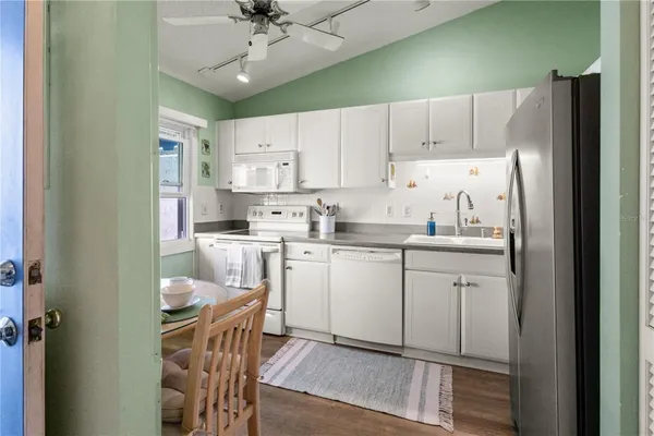 Property Slideshow image 3 of 52 | 862 waterside ln, Bradenton, FL, 34209