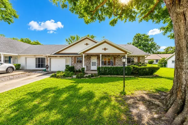 Property Slideshow image 3 of 41 | 8796 sw 91st st d, Ocala, FL, 34481