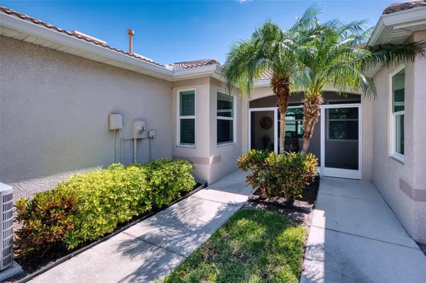 Property Slideshow image 3 of 39 | 8223 simpson falls ct, Sarasota, FL, 34243