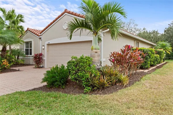 Property Slideshow image 2 of 52 | 4108 65th pl, Sarasota, FL, 34243
