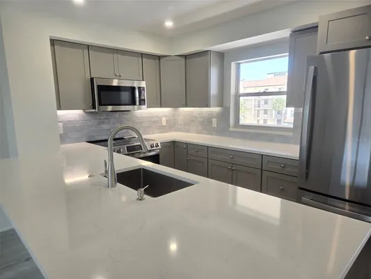 Property Slideshow image 2 of 66 | 1300 n portofino dr 406, Sarasota, FL, 34242