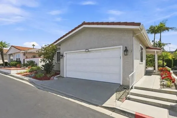 Property Slideshow image 3 of 64 | 2010 w san marcos blvd 27, San Marcos, CA, 92078