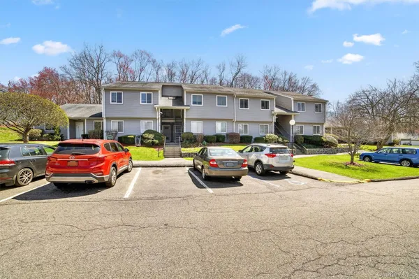 Property Slideshow image 3 of 45 | 173 long hill dr i, Yorktown, NY, 10598