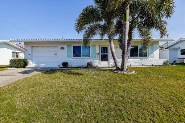 Property Slideshow image 2 of 40 | 14131 89th ave, Seminole, FL, 33776