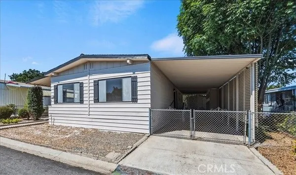 Property Slideshow image 3 of 38 | 1462 rainbrook way, Corona, CA, 92882