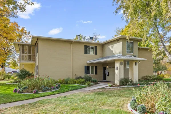 Property Slideshow image 2 of 36 | 755 s clinton st 7b, Denver, CO, 80247