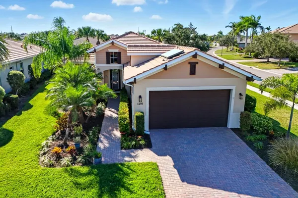 Property Slideshow image 3 of 89 | 1250 tidewater ct, Bradenton, FL, 34208
