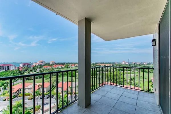 Property Slideshow image 2 of 20 | 6322 palma del mar blvd 1004, St Petersburg, FL, 33715