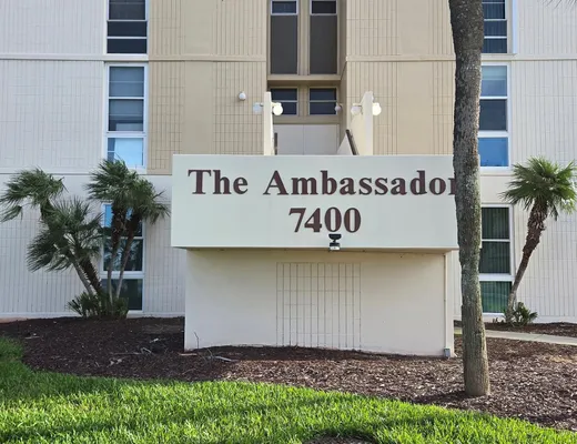 Property Slideshow image 3 of 42 | 7400 sun island dr 111, South Pasadena, FL, 33707