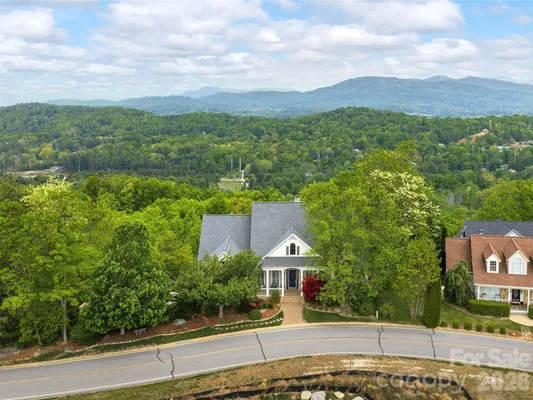 Property Slideshow image 3 of 48 | 1403 woodsong dr, Hendersonville, NC, 28791