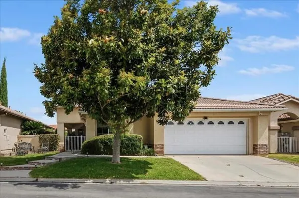 Property Slideshow image 3 of 37 | 2857 summer set cir, Banning, CA, 92220