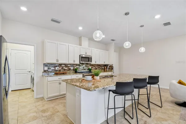 Property Slideshow image 3 of 22 | 440 alcove dr, Groveland, FL, 34736