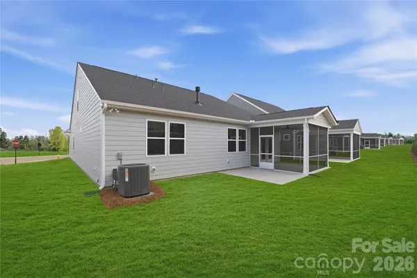 Property Slideshow image 2 of 31 | 991 exeter dr, Sherrills Ford, NC, 28673