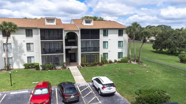 Property Slideshow image 3 of 34 | 1871 pine ridge way w apt h3, Palm Harbor, FL, 34684
