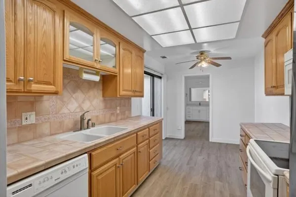 Property Slideshow image 2 of 60 | 6041 montgomery bnd, San Jose, CA, 95135