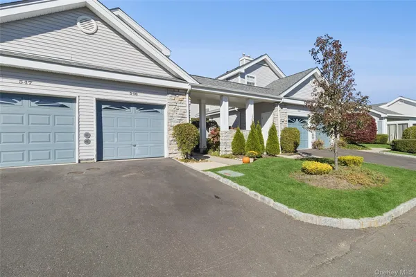 Property Slideshow image 2 of 38 | 546 highland ct, Moriches, NY, 11955