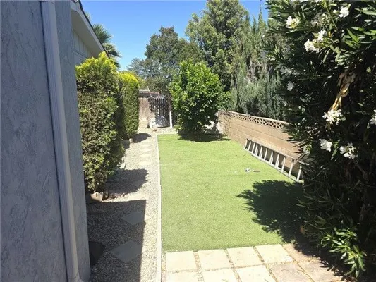 Property Slideshow image 3 of 4 | 1239 brentwood way, Hemet, CA, 92545