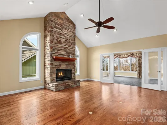 Property Slideshow image 2 of 31 | 54 deep valley ln, Hendersonville, NC, 28791