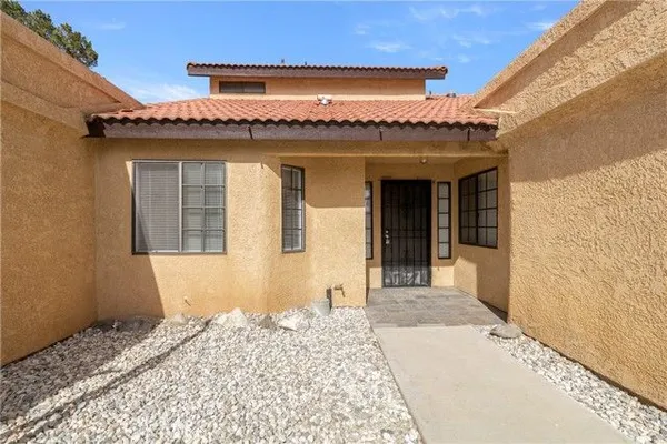 Property Slideshow image 3 of 36 | 11730 oak st, Apple Valley, CA, 92308