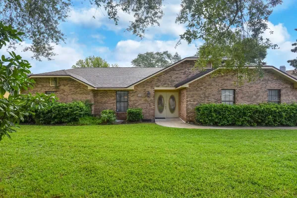 Property Slideshow image 2 of 47 | 24 lake vista way, Ormond Beach, FL, 32174