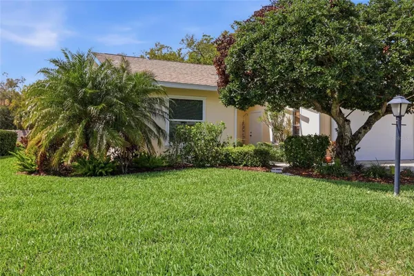 Property Slideshow image 2 of 31 | 3908 oakhurst blvd 3185, Sarasota, FL, 34233