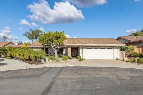 Property Slideshow image 3 of 38 | 17523 plaza marlena, San Diego, CA, 92128