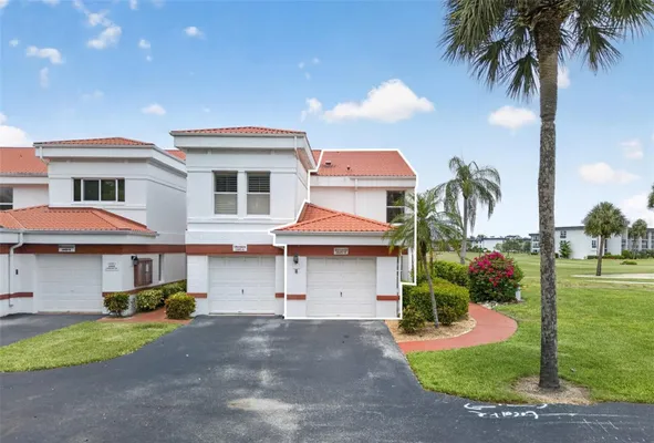 Property Slideshow image 3 of 50 | 1990 leisure dr 3, Fort Myers, FL, 33907