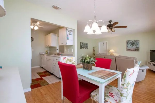 Property Slideshow image 3 of 64 | 202 glenellen pl # 191, Sun City Center, FL, 33573
