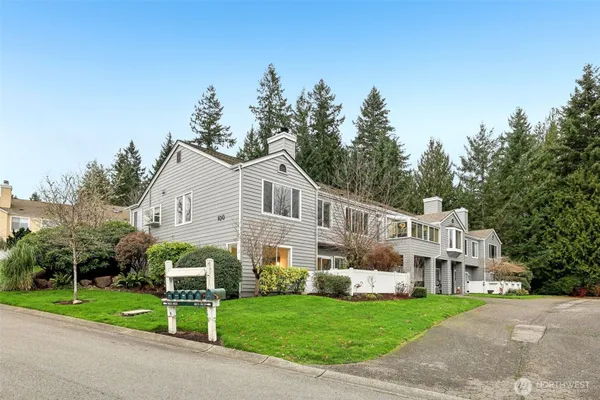 Property Slideshow image 2 of 39 | 3625 224th pl, Issaquah, WA, 98029