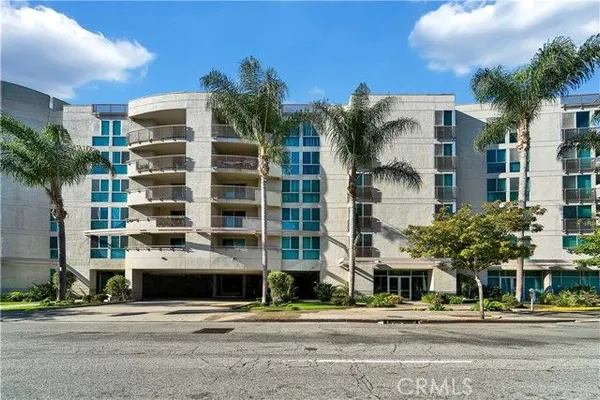 Property Slideshow image 2 of 31 | 267 s san pedro st, Los Angeles, CA, 90012