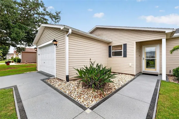 Property Slideshow image 2 of 38 | 1410 red ash pl, The Villages, FL, 32162