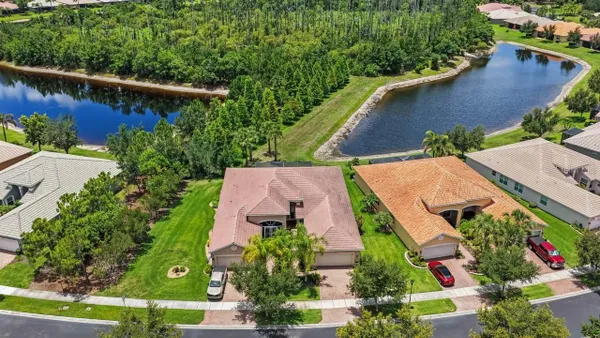 Property Slideshow image 3 of 65 | 15665 aurora lake cir, Wimauma, FL, 33598