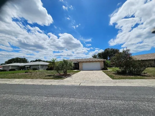 Property Slideshow image 2 of 41 | 708 brannen cir, Sun City Center, FL, 33573