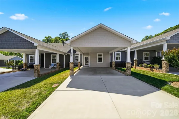 Property Slideshow image 2 of 33 | 1520 28th street ln, Hickory, NC, 28602