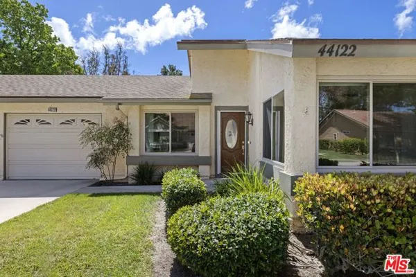 Property Slideshow image 3 of 34 | 44122 village 44 44, Camarillo, CA, 93012