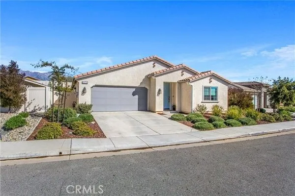 Property Slideshow image 2 of 31 | 1626 easton ln, Beaumont, CA, 92223