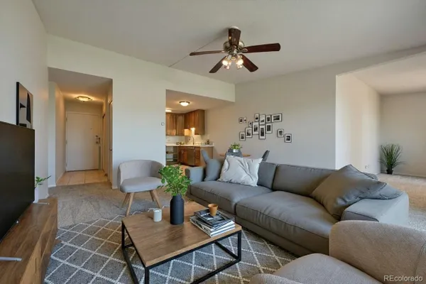 Property Slideshow image 3 of 49 | 715 s alton way unit 5d, Denver, CO, 80247
