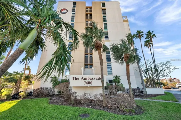 Property Slideshow image 3 of 58 | 7400 sun island dr 412, South Pasadena, FL, 33707