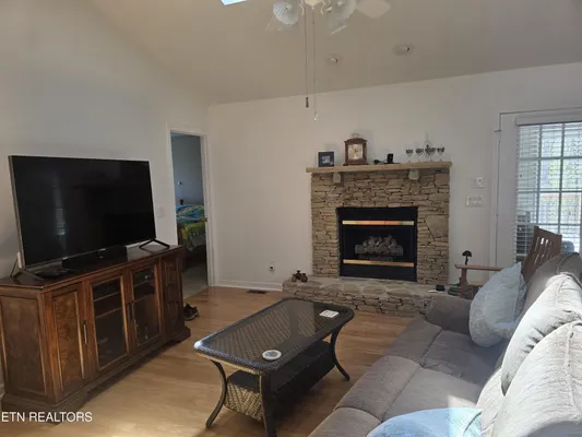 Property Slideshow image 3 of 21 | 106 lafayette pt, Crossville, TN, 38558