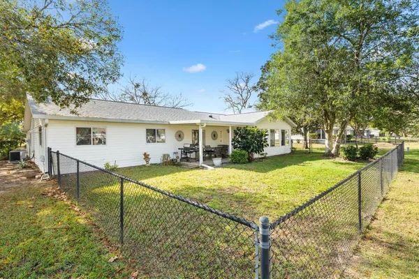 Property Slideshow image 3 of 69 | 10195 se 178th pl, Summerfield, FL, 34491
