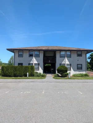 Property Slideshow image 2 of 22 | 17 hastings ct a, Yorktown, NY, 10598