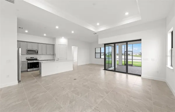 Property Slideshow image 2 of 24 | 19611 indian rock pl, Lakewood Ranch, FL, 34211